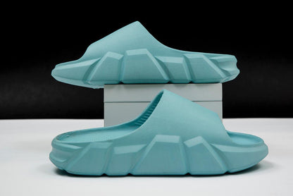 Chanclas Nube: Estilo y Alivio Diario para Pies Cansados
