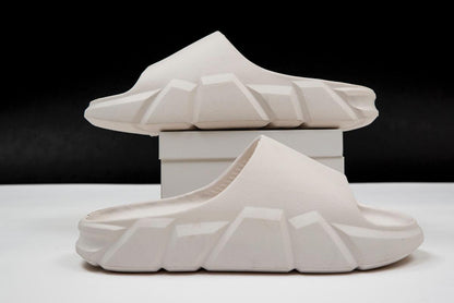 Chanclas Nube: Estilo y Alivio Diario para Pies Cansados