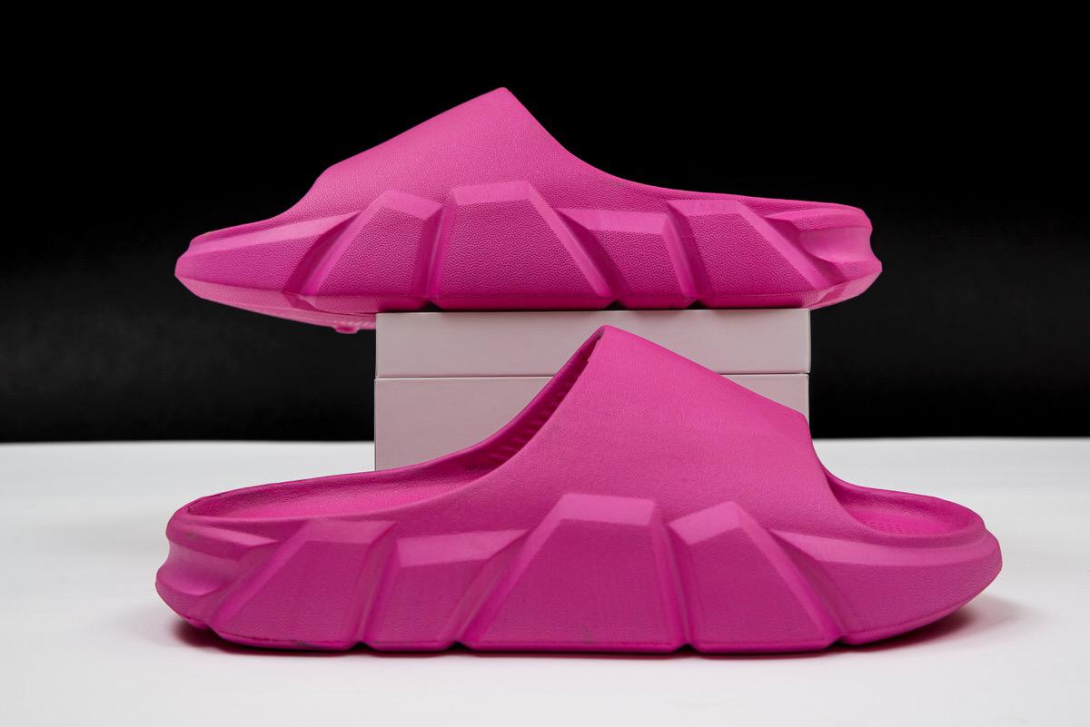 Chanclas Nube: Estilo y Alivio Diario para Pies Cansados