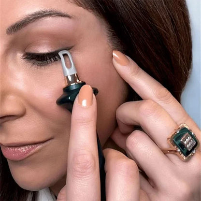 Crema Delineadora de Ojos a Prueba de Agua -Color Negro y Pincel Aplicador