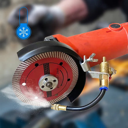 Pulveriza el polvo cancerígeno y enfria la hoja de corte con este rociador de aluminio.  ¡Protege tus pulmones y tus herramientas! 🛠️🫁